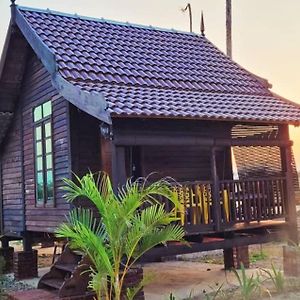 Bilik mewah bertiga